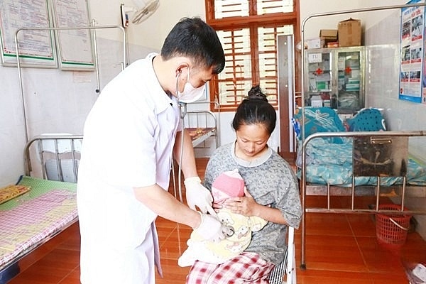 Sơn La: Gỡ khó để “giữ chân” đội ngũ y tế thôn bản
