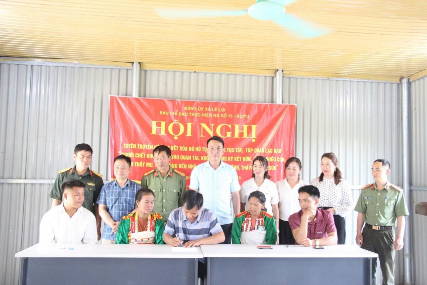 Chuyển biến trong xóa bỏ hủ tục của đồng bào dân tộc Mảng (Lai Châu)