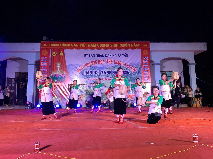 Chuyển biến trong xóa bỏ hủ tục của đồng bào dân tộc Mảng (Lai Châu)