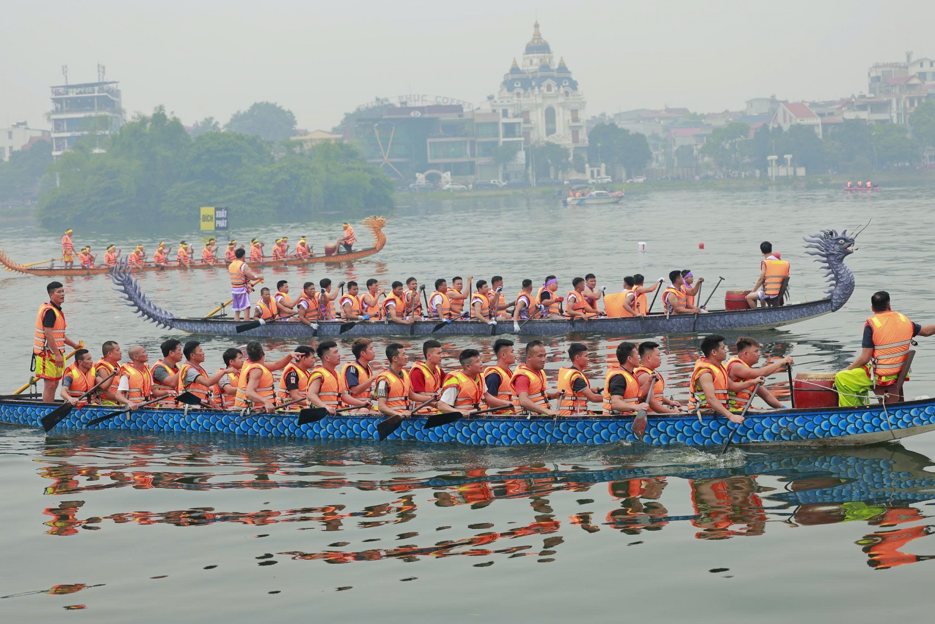 Phú Thọ: Sôi nổi Giải bơi chải tại Công viên Văn Lang trong dịp Lễ hội Đền Hùng