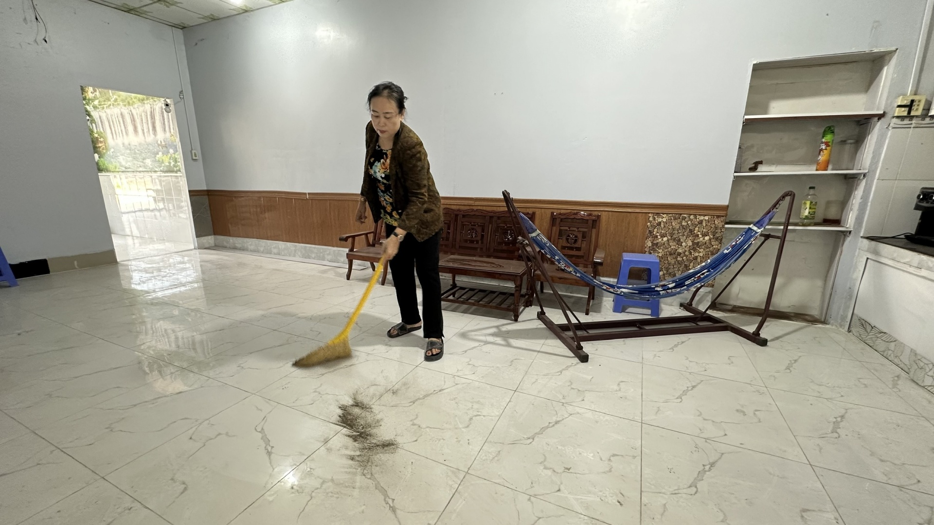 Bụi từ nhà máy bủa vây: Người dân Cờ Đỏ mòn mỏi chờ giải pháp