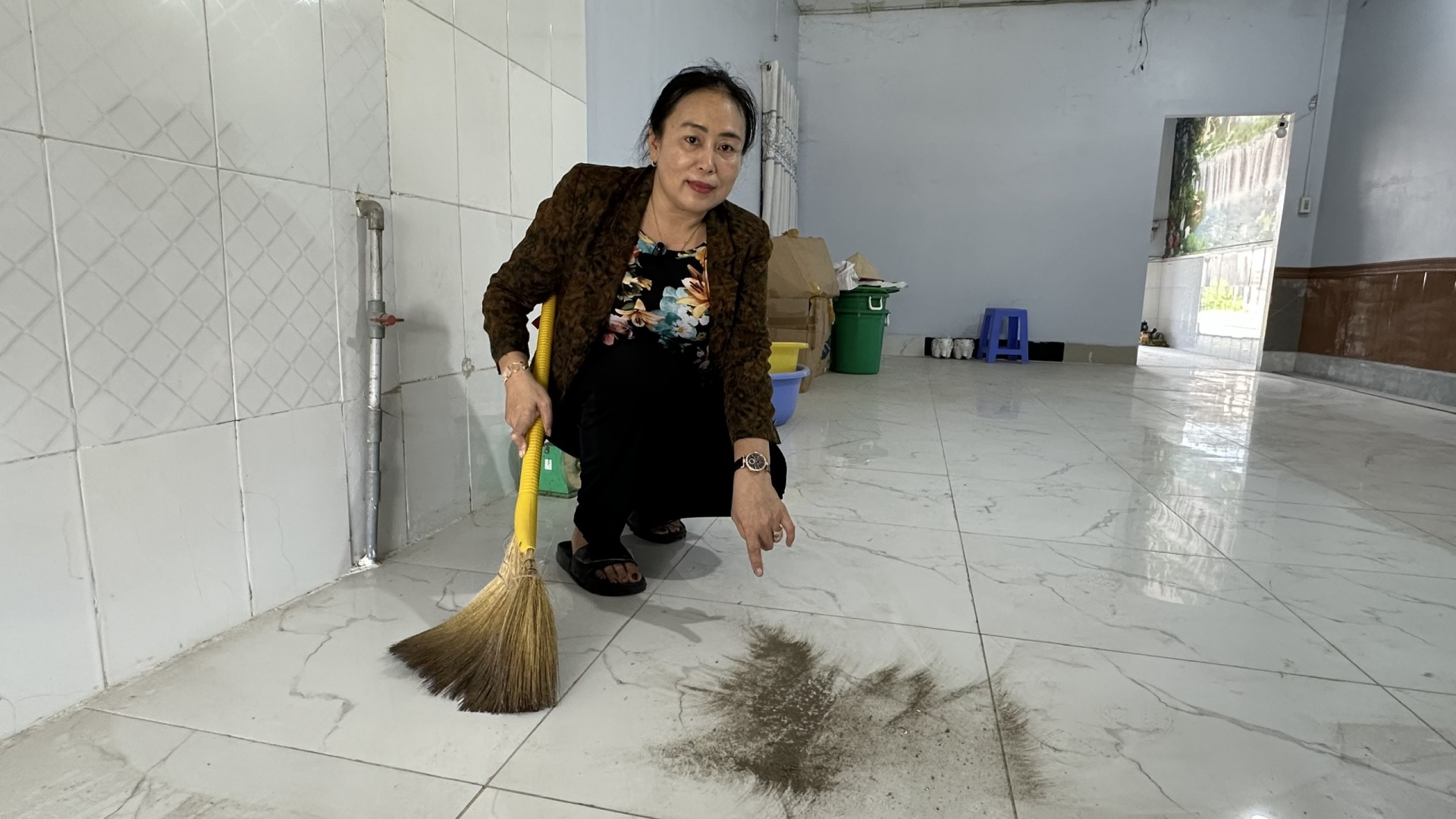 Bụi từ nhà máy bủa vây: Người dân Cờ Đỏ mòn mỏi chờ giải pháp