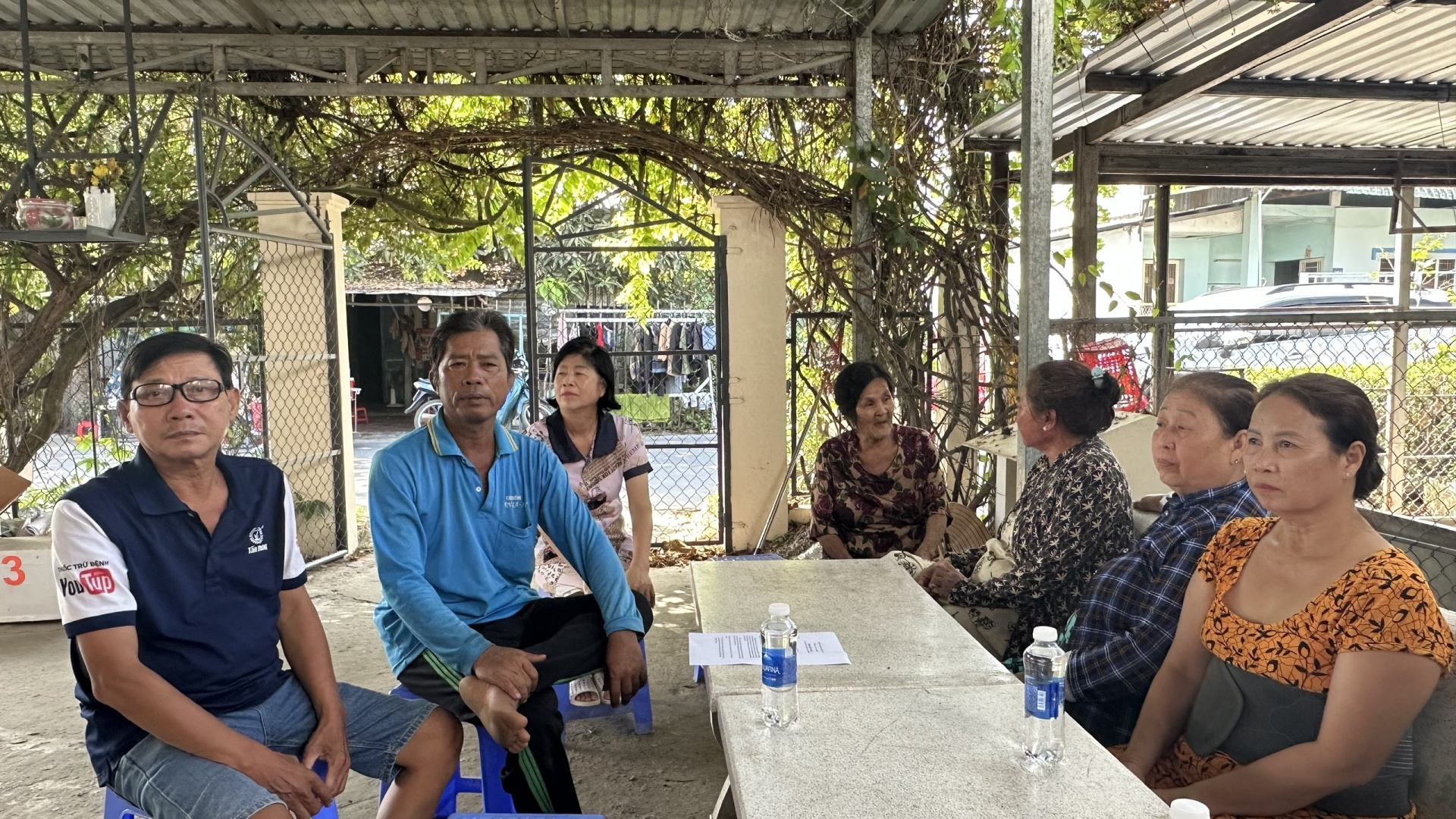 Bụi từ nhà máy bủa vây: Người dân Cờ Đỏ mòn mỏi chờ giải pháp