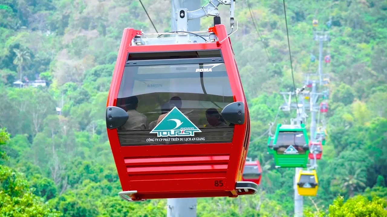 Tấm vé vào cổng và bài toán kinh tế cho khu du lịch