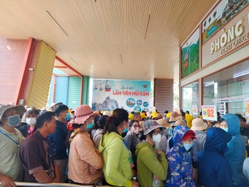 tam ve vao cong va bai toan kinh te cho khu du lich