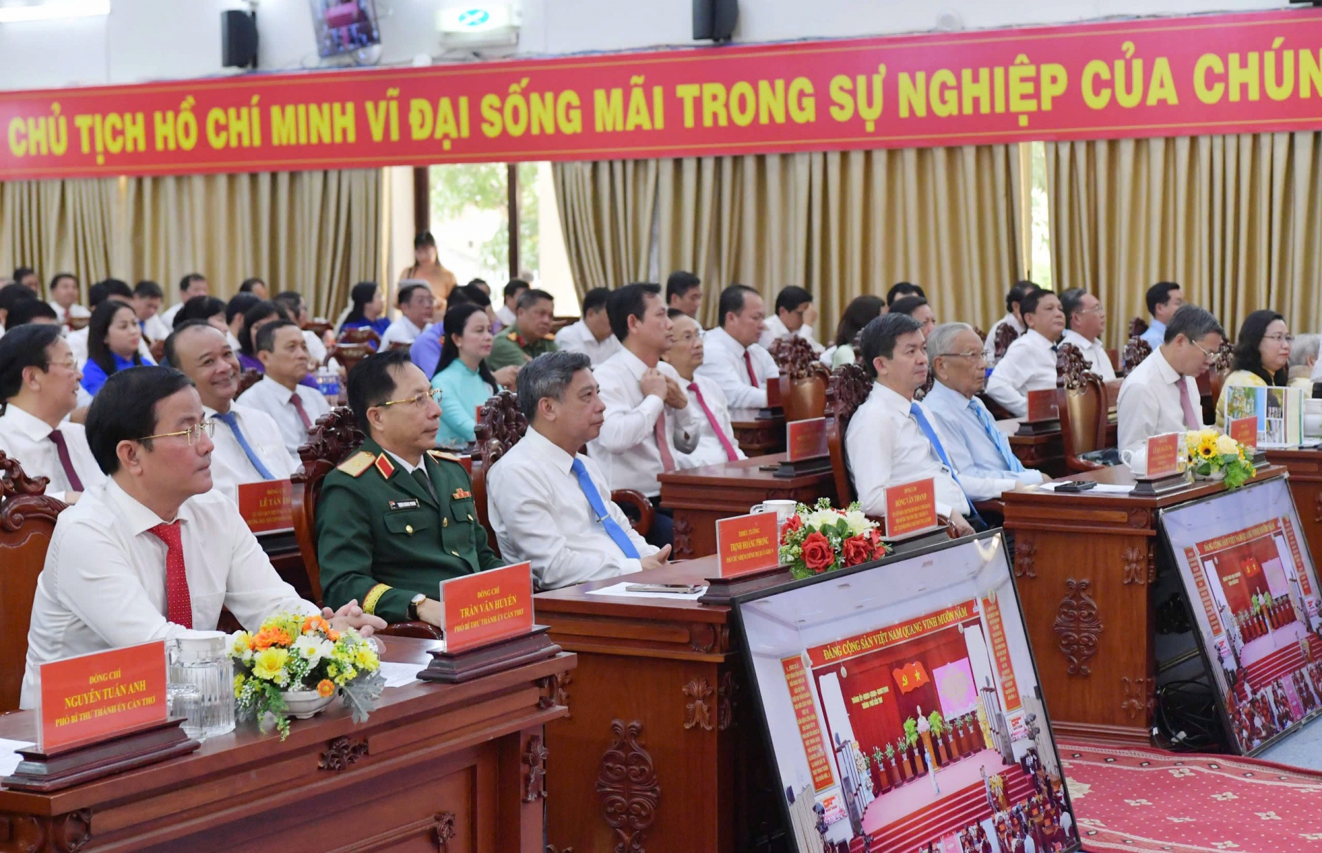 Cần Thơ kỷ niệm 51 năm thống nhất đất nước, khẳng định vị thế trung tâm ĐBSCL