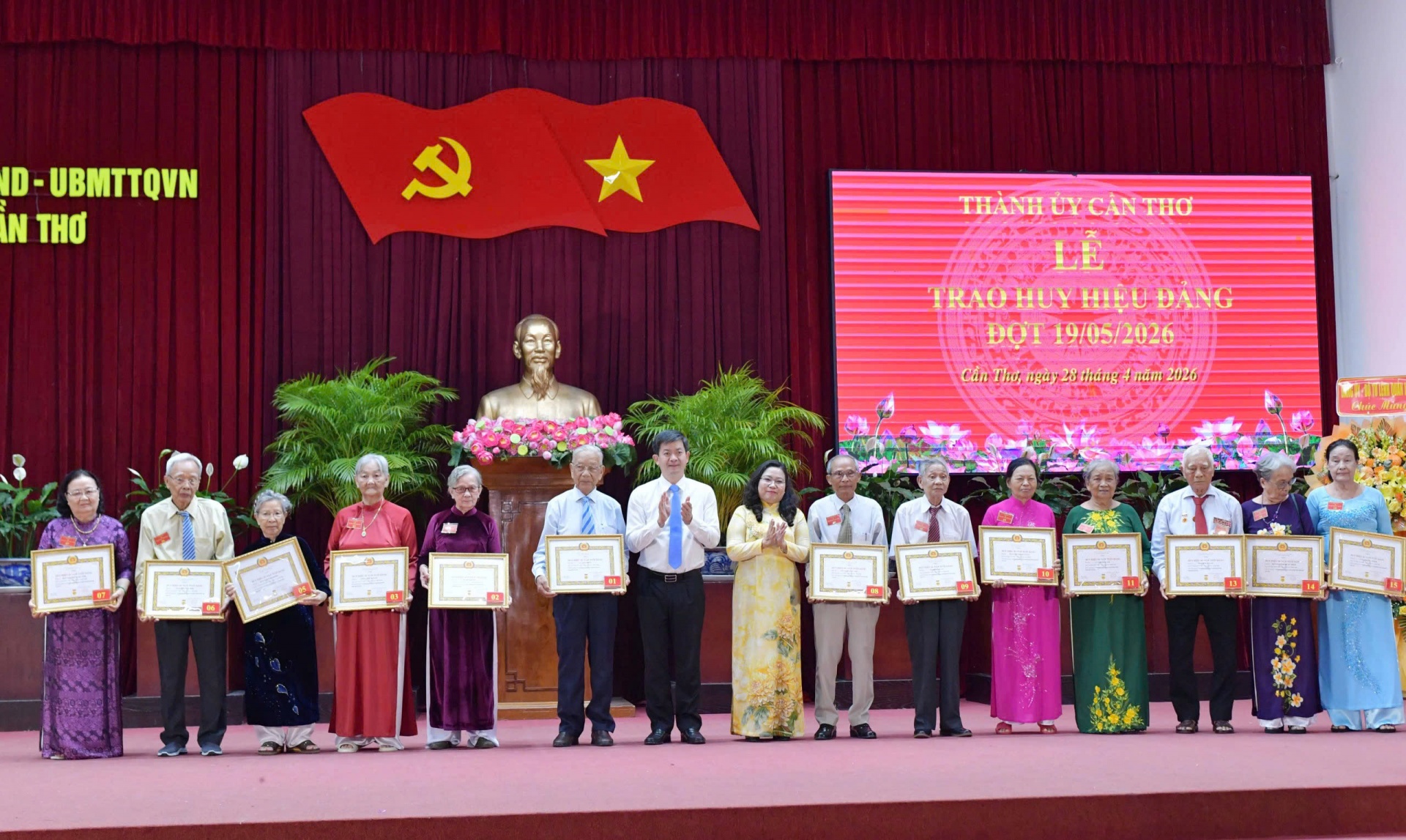 Cần Thơ kỷ niệm 51 năm thống nhất đất nước, khẳng định vị thế trung tâm ĐBSCL