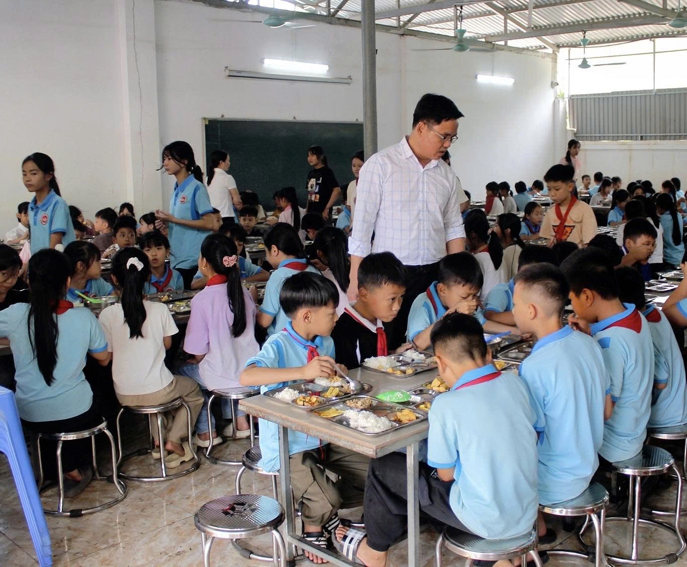 Xã Sơn Đông( Phú Thọ):  “Lá chắn” an toàn thực phẩm  tại lớp ăn bán trú