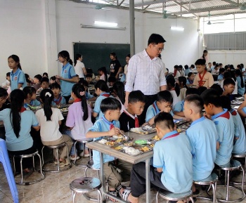 Xã Sơn Đông( Phú Thọ):  “Lá chắn” an toàn thực phẩm  tại lớp ăn bán trú