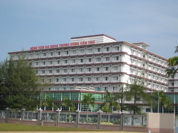 Cứu bệnh nhân bị đai ốc kim loại siết chặt dương vật kéo dài Cứu bệnh nhân bị đai ốc kim loại siết chặt dương vật kéo dài