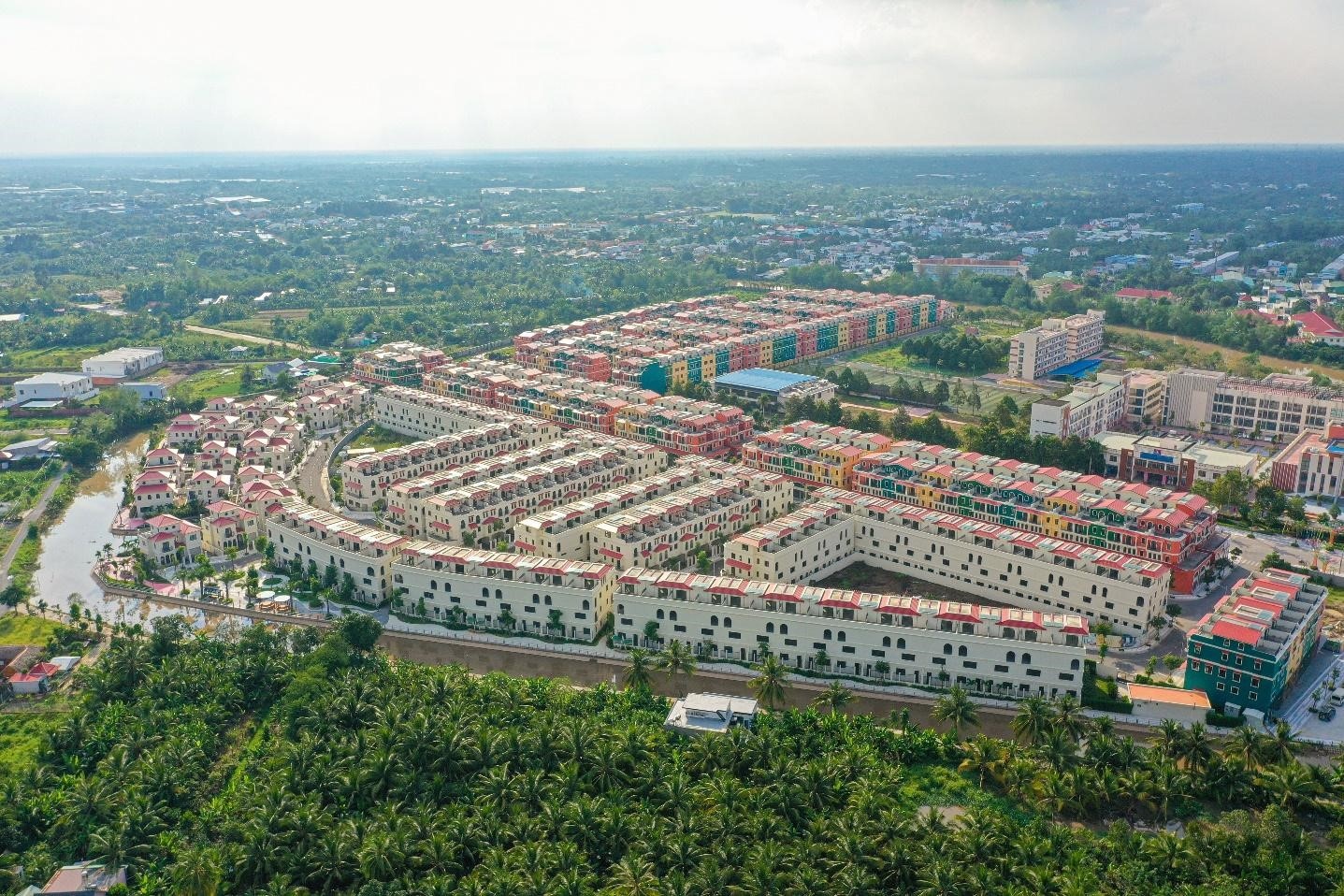 Bầu Hiển và “lối đi riêng” giữa giai đoạn sàng lọc của thị trường bất động sản Bầu Hiển và “lối đi riêng” giữa giai đoạn sàng lọc của thị trường bất động sản