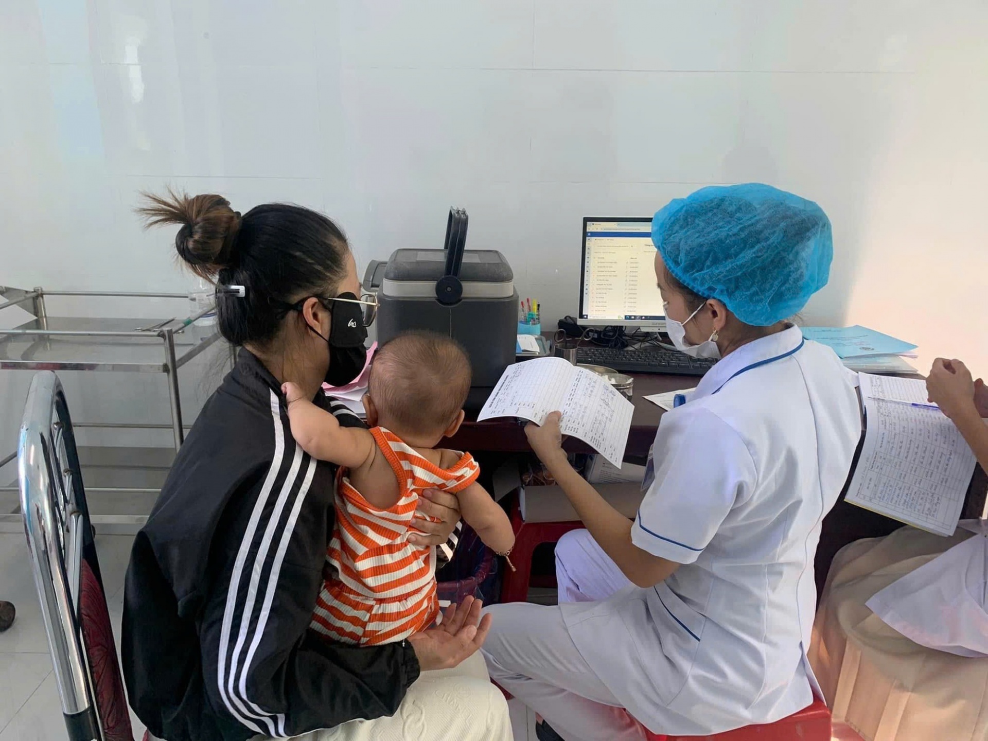 Ban hành kế hoạch triển khai nhiệm vụ khám sức khỏe định kỳ hoặc khám sàng lọc miễn phí ít nhất mỗi năm 1 lần cho người dân