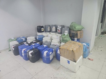 Triệt phá đường dây sản xuất giấm Acetic giả, có thể gây tử vong nếu dùng nồng độ cao