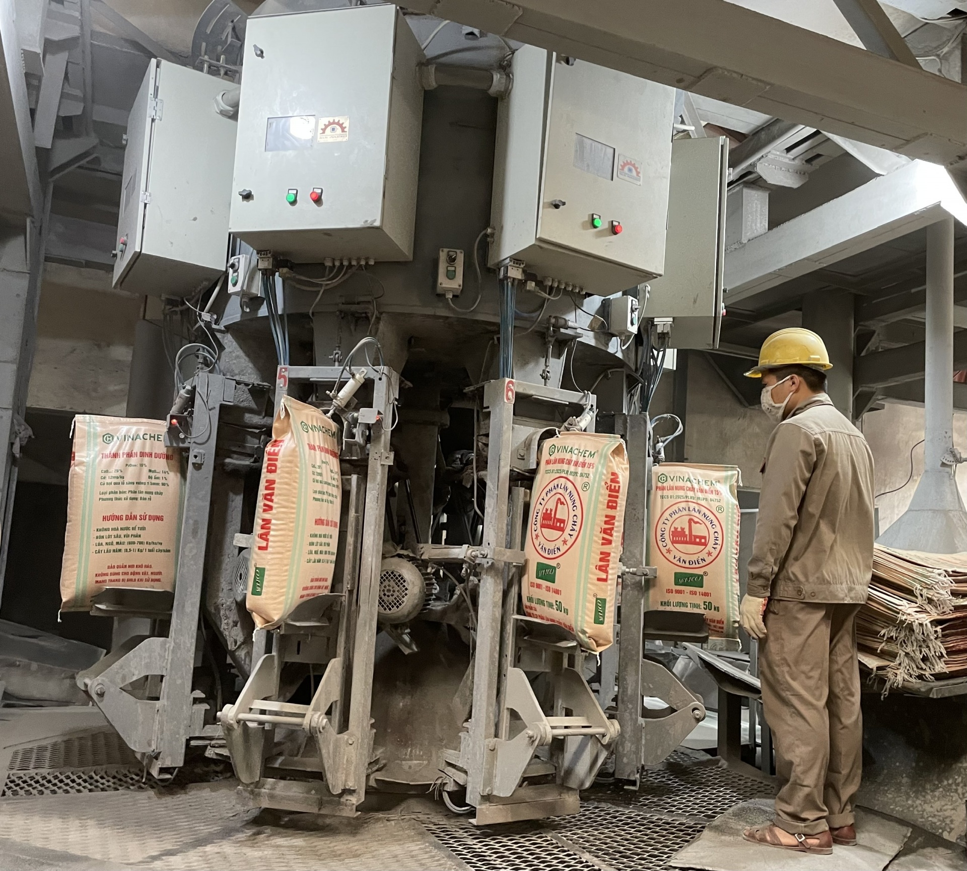 Công ty cổ phần phân lân nung chảy Văn Điển giữ vững mục tiêu phát triển kinh tế gắn với bảo vệ môi trường bền vững