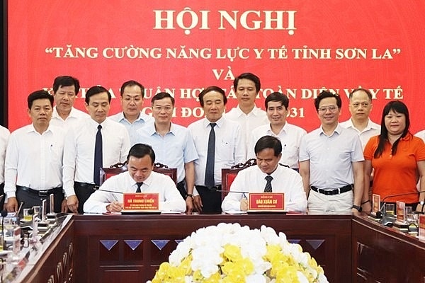 Sơn La đẩy mạnh hợp tác chuyên sâu, nâng chất lượng chăm sóc sức khỏe nhân dân