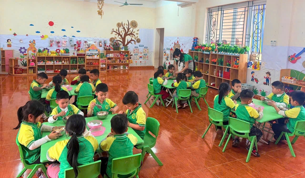 Phú Thọ:  Siết an toàn thực phẩm từ bếp ăn tập thể đến hàng quán đường phố