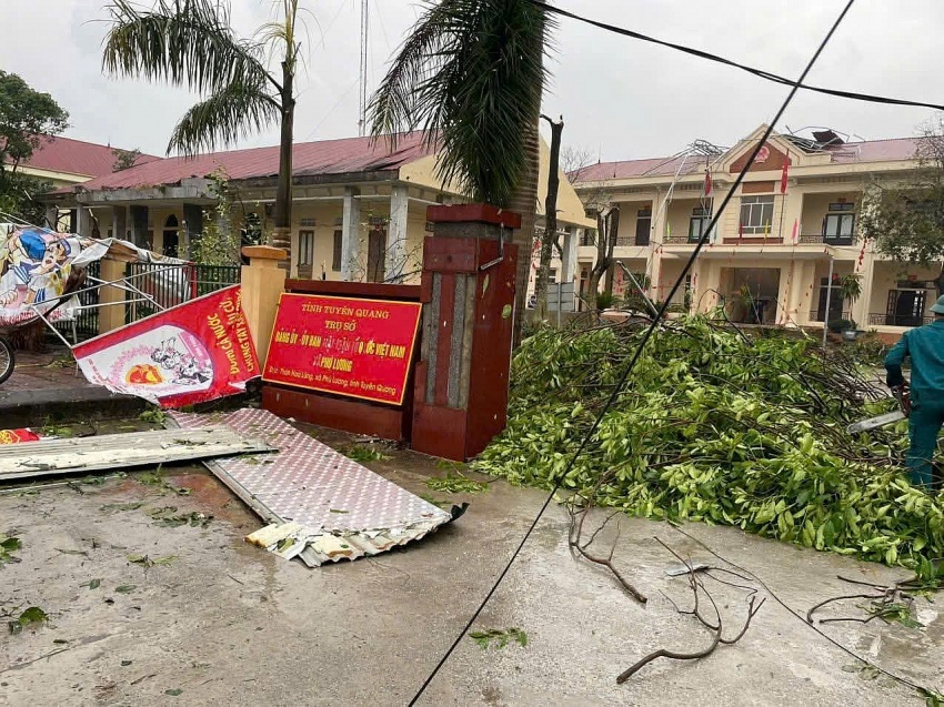 Tuyên Quang: Mưa đá, dông lốc liên tiếp, cảnh báo nguy cơ thời tiết cực đoan ảnh hưởng đời sống người dân