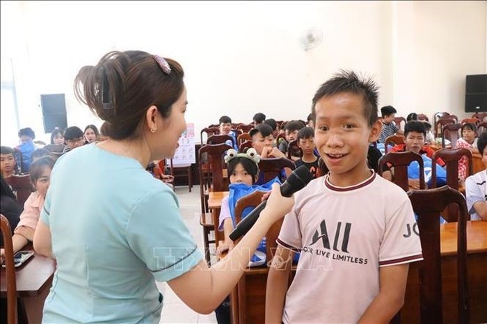 Không khí sôi nổi, vui tươi tại hoạt động giáo dục sức khỏe dành cho trẻ em trong chương trình “Điều dưỡng BUH hướng về cộng đồng”. Không khí sôi nổi, vui tươi tại hoạt động giáo dục sức khỏe dành cho trẻ em trong chương trình “Điều dưỡng BUH hướng về cộng đồng”.