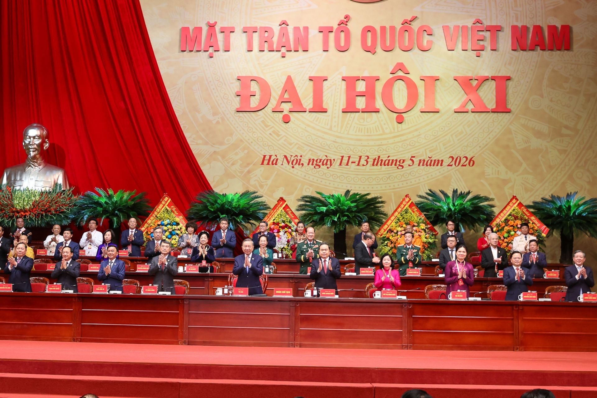   Đoàn Chủ tịch Đại hội đại biểu Mặt trận Tổ quốc Việt Nam lần thứ XI - Ảnh: VGP