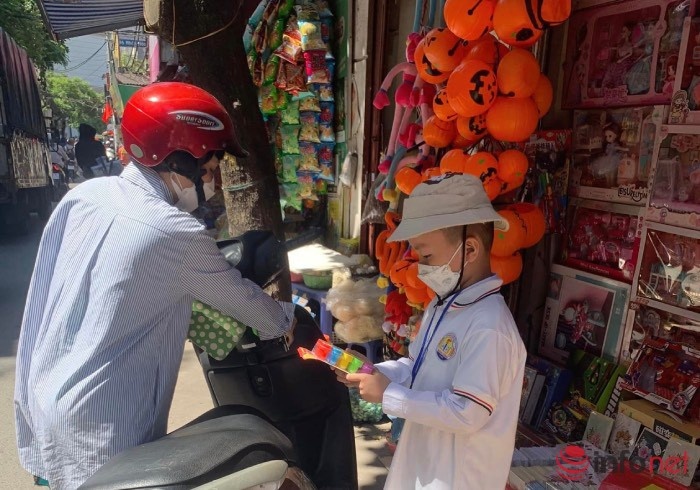 Đồ chơi giá rẻ, không rõ nguồn gốc tiềm ẩn nhiều rủi ro với trẻ nhỏ