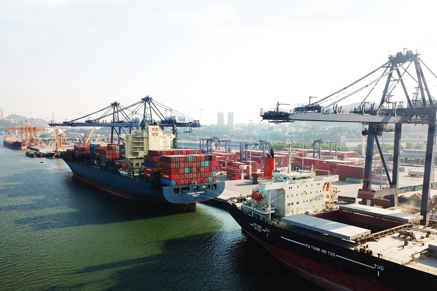Sau bất động sản và năng lượng, T&T Group của Bầu Hiển đang tăng tốc trên đường đua logistics Sau bất động sản và năng lượng, T&T Group của Bầu Hiển đang tăng tốc trên đường đua logistics