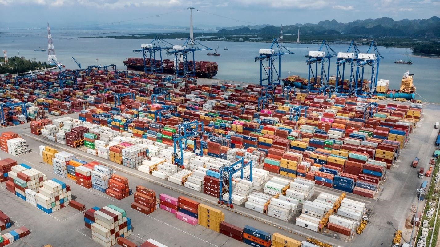 Sau bất động sản và năng lượng, T&T Group của Bầu Hiển đang tăng tốc trên đường đua logistics Sau bất động sản và năng lượng, T&T Group của Bầu Hiển đang tăng tốc trên đường đua logistics