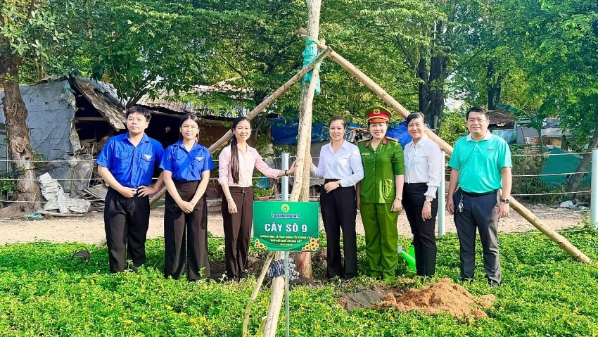 Phường Bình Tân (TP HCM) phát động trồng cây nhớ Bác Phường Bình Tân (TP HCM) phát động trồng cây nhớ Bác
