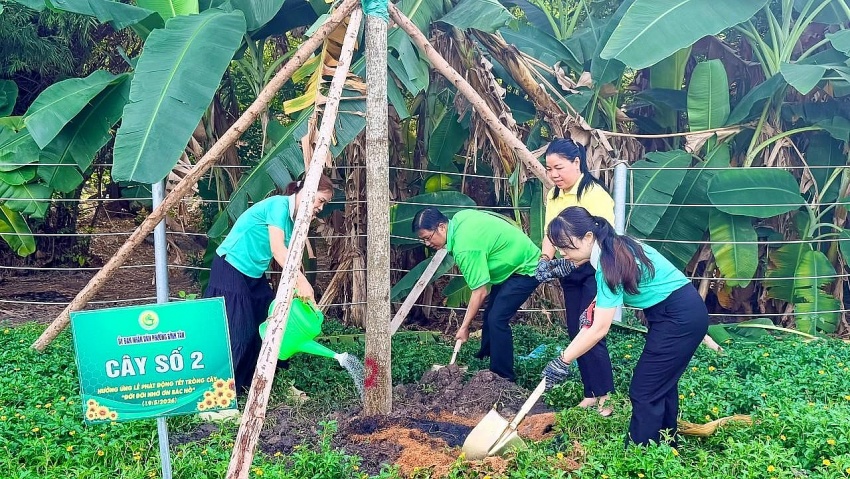 Phường Bình Tân (TP HCM) phát động trồng cây nhớ Bác Phường Bình Tân (TP HCM) phát động trồng cây nhớ Bác