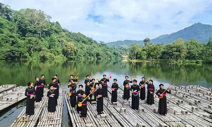Tháng Năm về Tân Trào nhớ Bác Tháng Năm về Tân Trào nhớ Bác