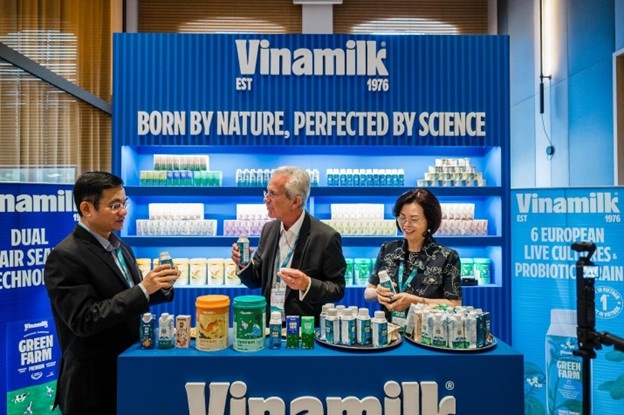 Sữa tươi Vinamilk Green Farm có mặt tại Hội nghị sữa toàn cầu 2025. Ảnh: Vinamilk Sữa tươi Vinamilk Green Farm có mặt tại Hội nghị sữa toàn cầu 2025. Ảnh: Vinamilk