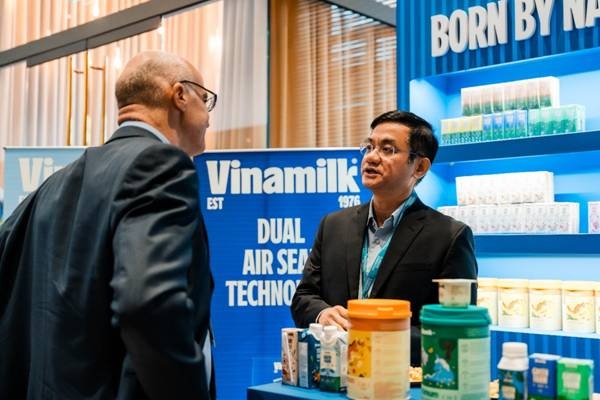 Ông Nguyễn Quang Trí, Giám đốc Điều hành Marketing, cho biết Vinamilk xác định minh bạch là lựa chọn mang tính chiến lược dài hạn, gắn với trách nhiệm bảo vệ sức khỏe cộng đồng. Ảnh: Vi Nam Ông Nguyễn Quang Trí, Giám đốc Điều hành Marketing, cho biết Vinamilk xác định minh bạch là lựa chọn mang tính chiến lược dài hạn, gắn với trách nhiệm bảo vệ sức khỏe cộng đồng. Ảnh: Vi Nam