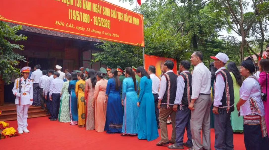 Đắk Lắk tưởng niệm 136 năm Ngày sinh Chủ tịch Hồ Chí Minh với lòng tri ân sâu sắc