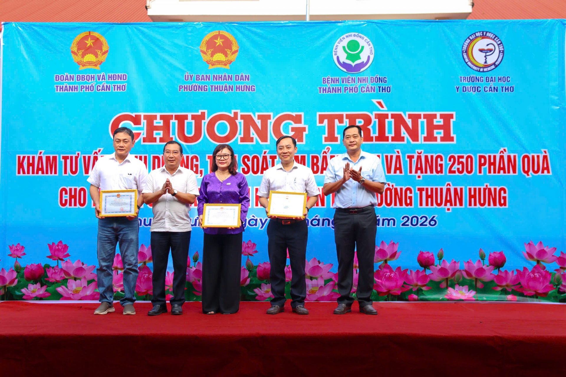 Hơn 300 trẻ em khó khăn ở Cần Thơ được khám, tầm soát tim bẩm sinh Hơn 300 trẻ em khó khăn ở Cần Thơ được khám, tầm soát tim bẩm sinh