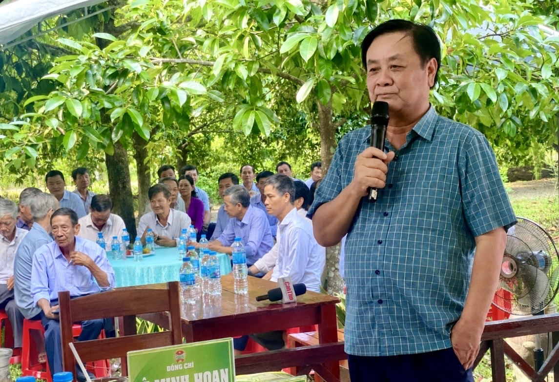 Dưới tán măng cụt 100 năm tuổi:  Bàn chuyện Chuyển đổi tư duy từ sản xuất nông nghiệp sang kinh tế nông nghiệp
