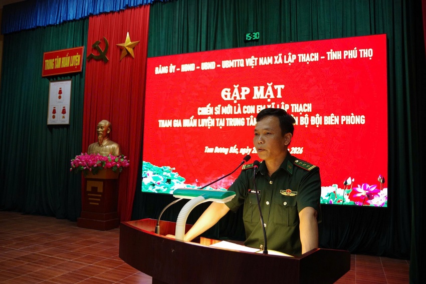 Lãnh đạo xã Lập Thạch (Phú Thọ) thăm, động viên chiến sĩ mới tại Trung tâm Huấn luyện Bộ đội Biên phòng Lãnh đạo xã Lập Thạch (Phú Thọ) thăm, động viên chiến sĩ mới tại Trung tâm Huấn luyện Bộ đội Biên phòng