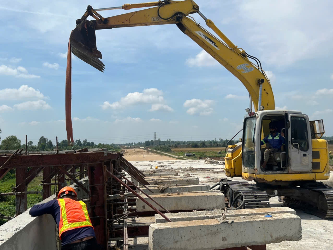 Cần Thơ quyết tâm giữ tiến độ cao tốc Châu Đốc - Cần Thơ - Sóc Trăng Cần Thơ quyết tâm giữ tiến độ cao tốc Châu Đốc - Cần Thơ - Sóc Trăng