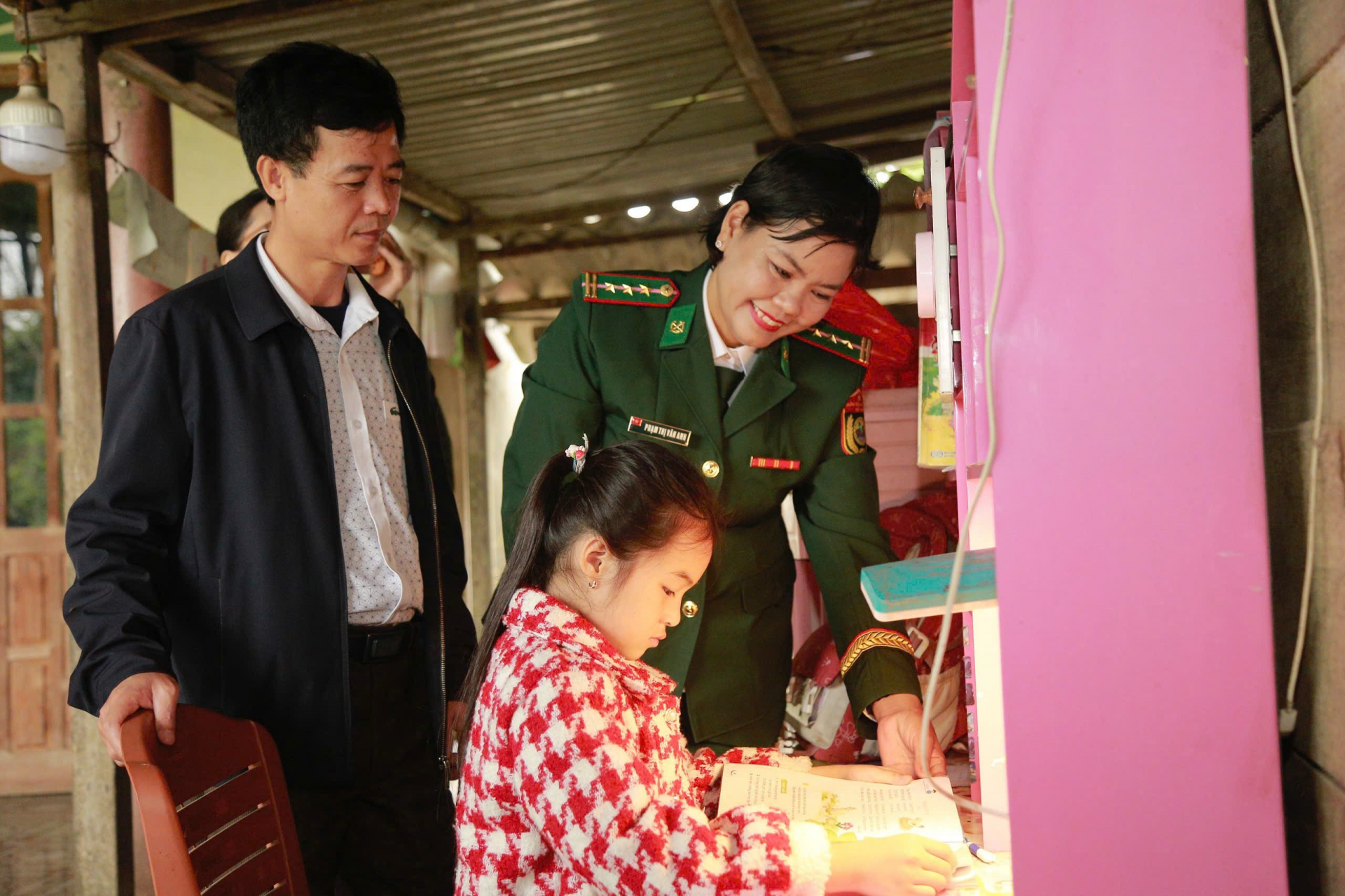 Hành trình nhân văn xây dựng Hành trình nhân văn xây dựng