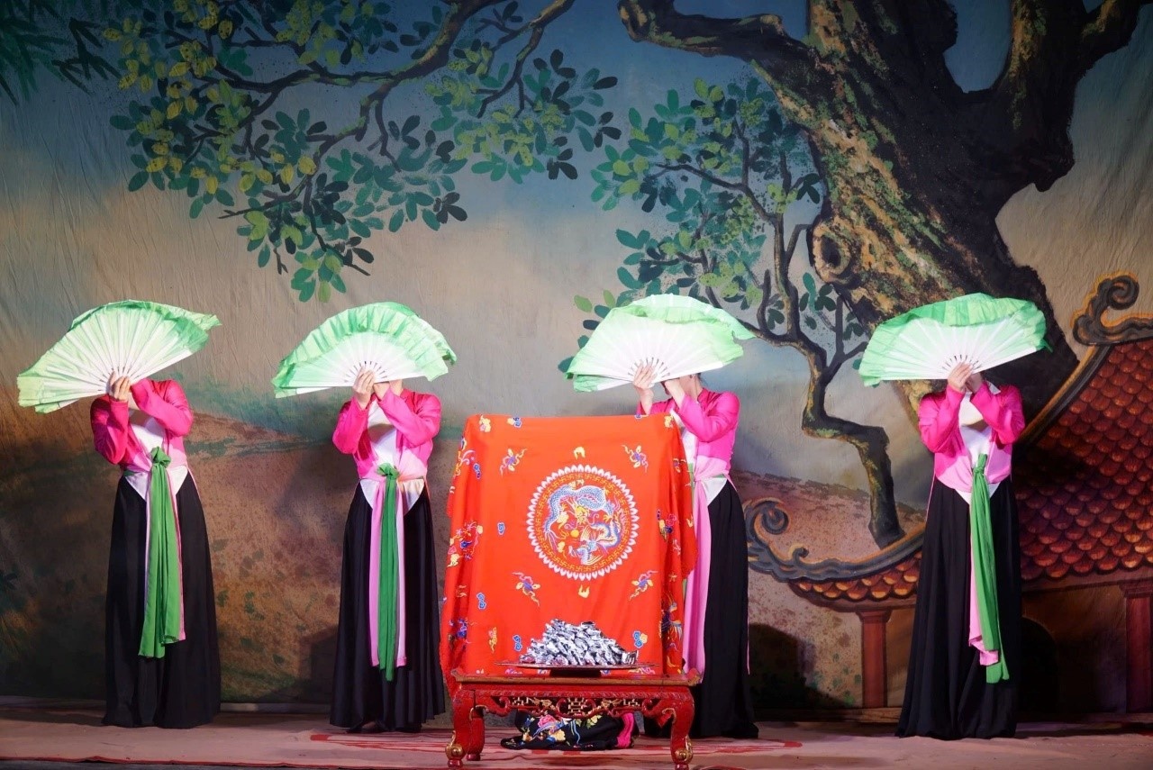 Nghệ sĩ Vũ Thu Trang và hành trình giữ hồn chèo giữa đời sống hiện đại Nghệ sĩ Vũ Thu Trang và hành trình giữ hồn chèo giữa đời sống hiện đại