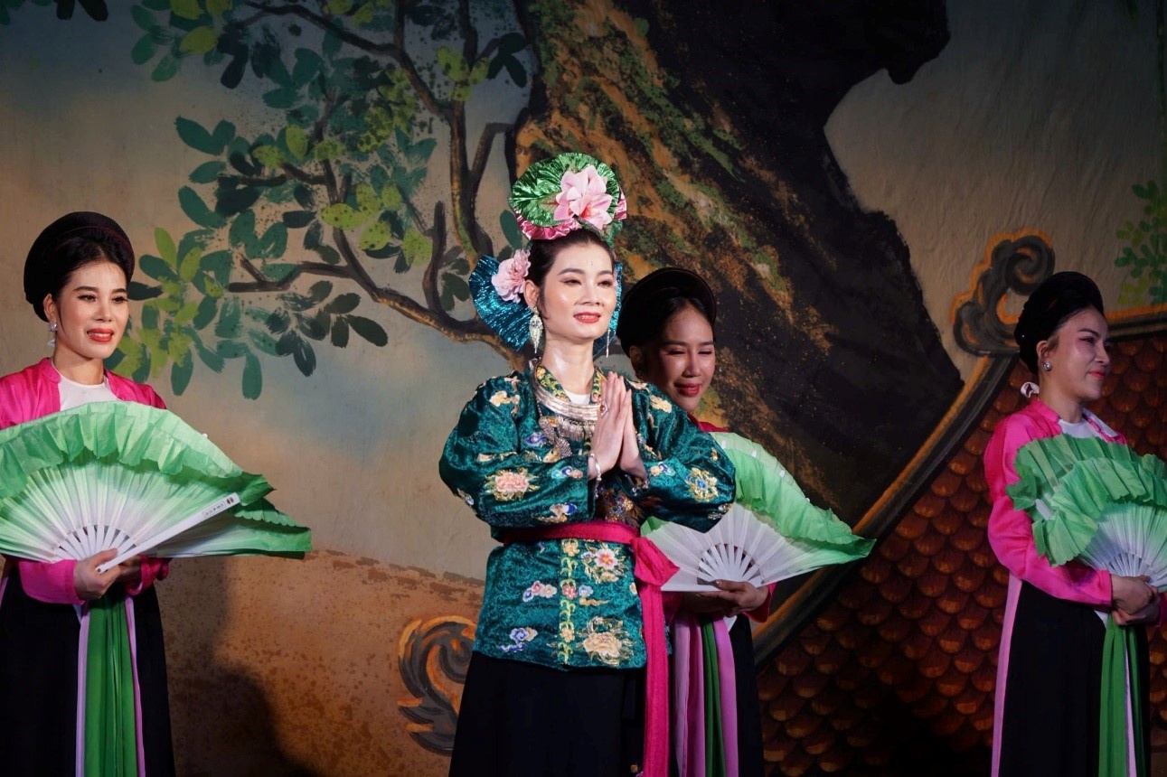 Nghệ sĩ Vũ Thu Trang và hành trình giữ hồn chèo giữa đời sống hiện đại Nghệ sĩ Vũ Thu Trang và hành trình giữ hồn chèo giữa đời sống hiện đại