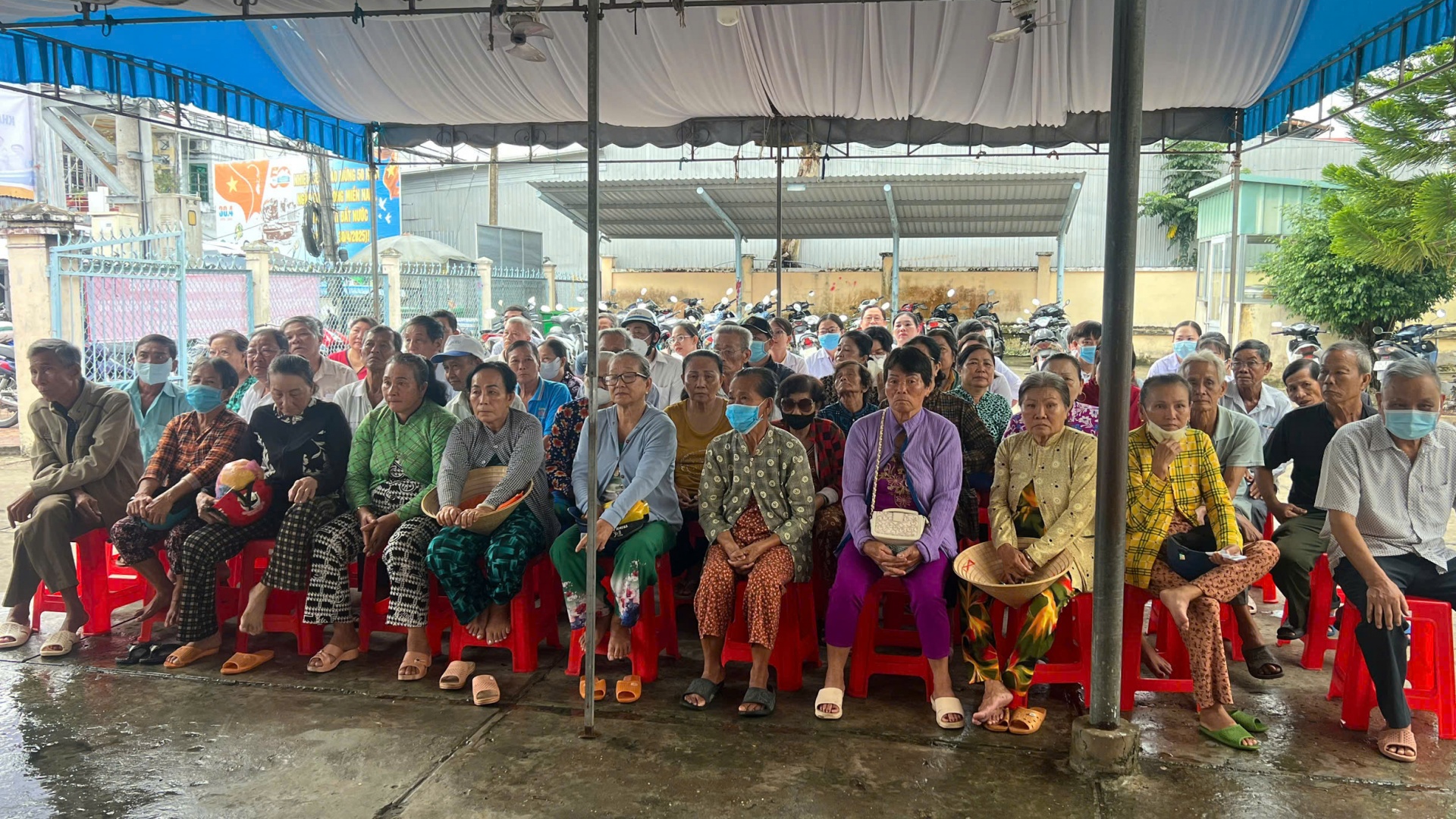 Cà Mau huy động toàn ngành y tế khám sức khỏe cho người dân trên diện rộng Cà Mau huy động toàn ngành y tế khám sức khỏe cho người dân trên diện rộng