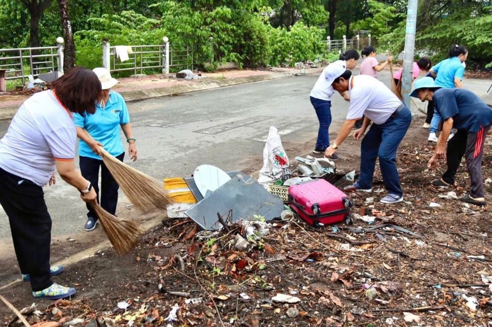 Hoạt động ý nghĩa trên đã thu hút đông đảo cán bộ, đoàn viên, hội viên, và người dân địa phương cùng tham gia. Ảnh: Quốc Chung Hoạt động ý nghĩa trên đã thu hút đông đảo cán bộ, đoàn viên, hội viên, và người dân địa phương cùng tham gia. Ảnh: Quốc Chung