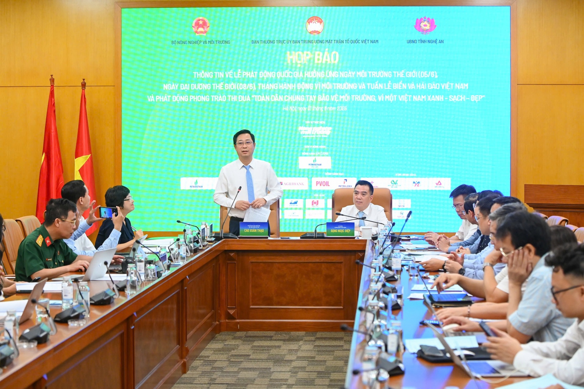 Phát động chuỗi sự kiện quốc gia hưởng ứng Ngày Môi trường và Đại dương thế giới