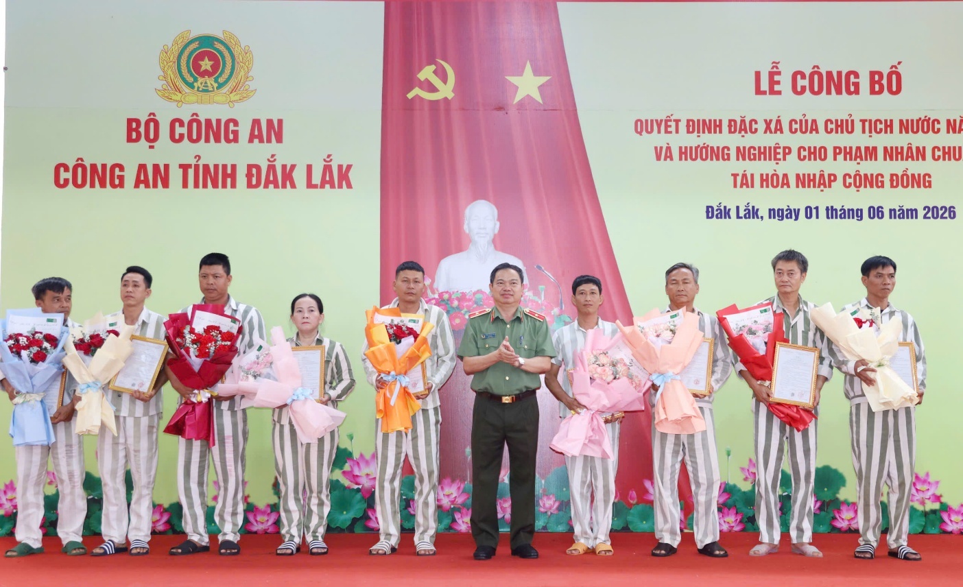 Công an tỉnh Đắk Lắk công bố Quyết định đặc xá năm 2026: Mở cánh cửa hoàn lương, trao cơ hội làm lại cuộc đời
