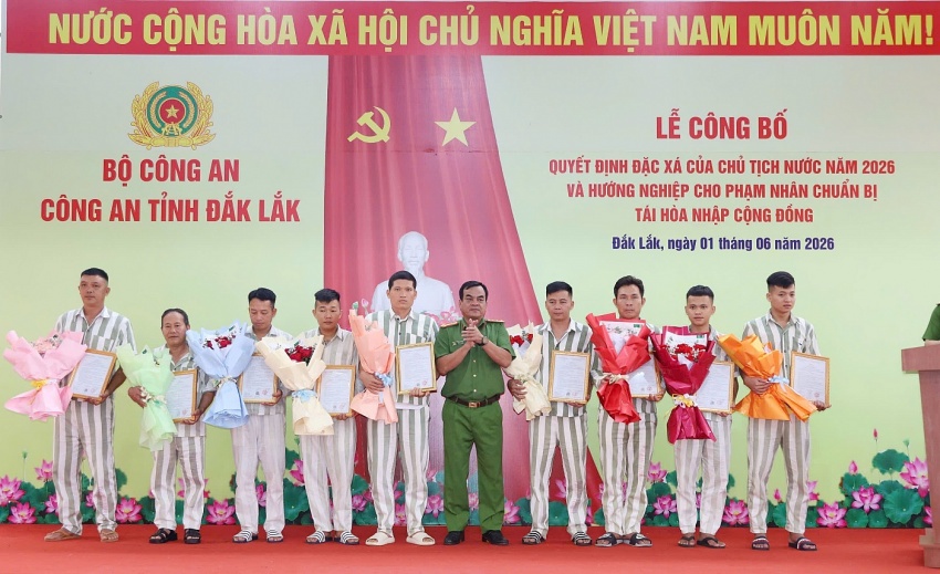 Công an tỉnh Đắk Lắk công bố Quyết định đặc xá năm 2026: Mở cánh cửa hoàn lương, trao cơ hội làm lại cuộc đời
