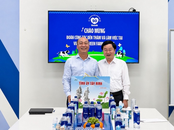 Lãnh đạo tỉnh Tây Ninh làm việc với Vinamilk: Thúc đẩy mở rộng sản xuất gắn với phát triển bền vững