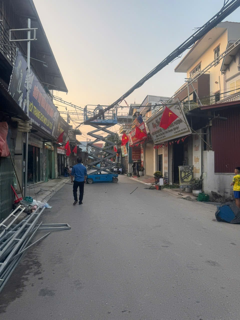 Xã Nghĩa Trụ (Hưng Yên) ra quân xử lý vi phạm đất đai và môi trường Xã Nghĩa Trụ (Hưng Yên) ra quân xử lý vi phạm đất đai và môi trường