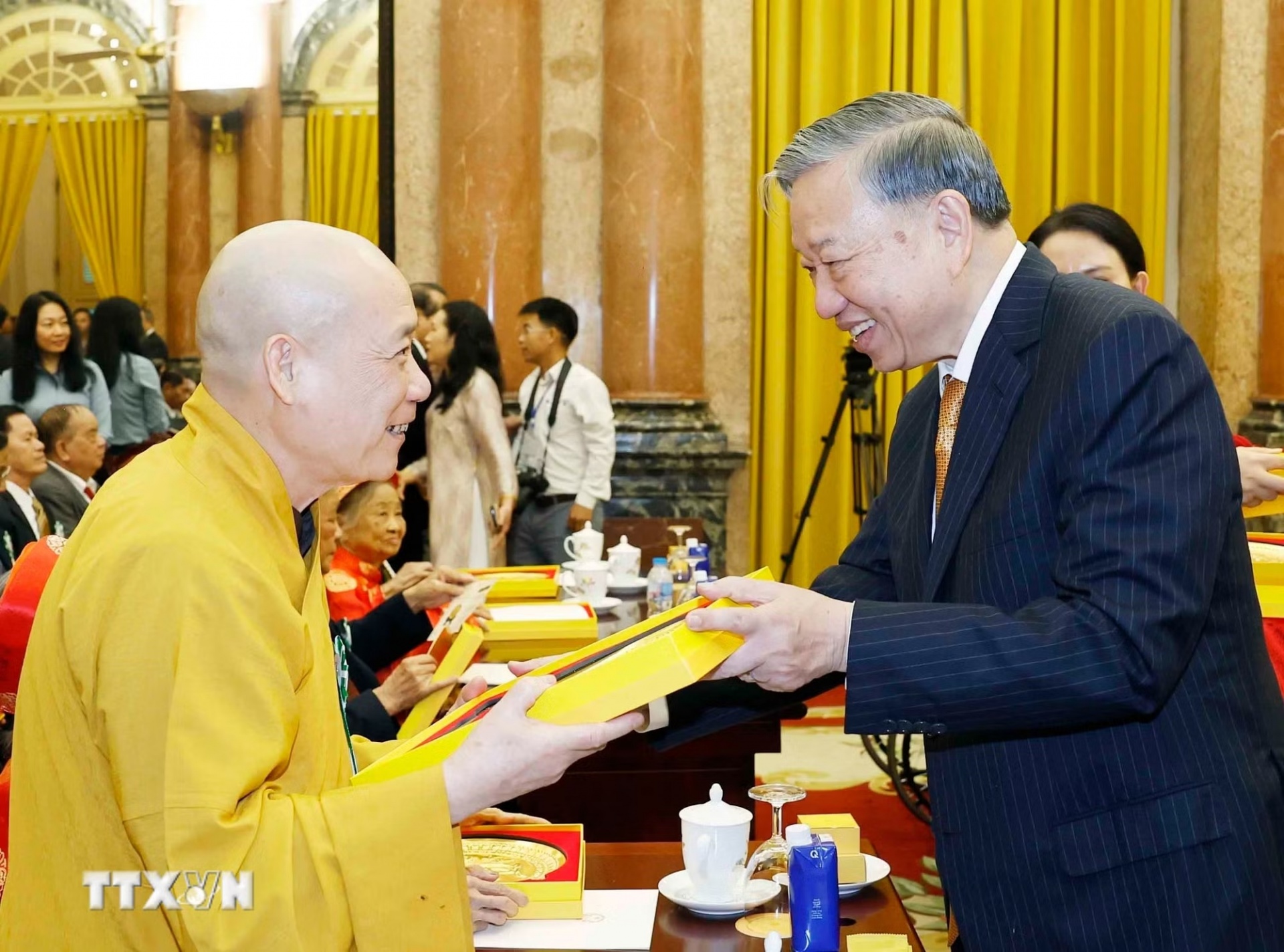 Tổng Bí thư, Chủ tịch nước Tô Lâm và các đại biểu - Ảnh: TTXVN Tổng Bí thư, Chủ tịch nước Tô Lâm và các đại biểu - Ảnh: TTXVN