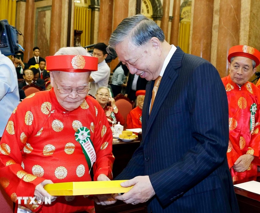 Tổng Bí thư, Chủ tịch nước Tô Lâm: Khơi dậy tinh thần 'Tuổi cao-Gương sáng' trong giai đoạn phát triển mới Tổng Bí thư, Chủ tịch nước Tô Lâm: Khơi dậy tinh thần 'Tuổi cao-Gương sáng' trong giai đoạn phát triển mới