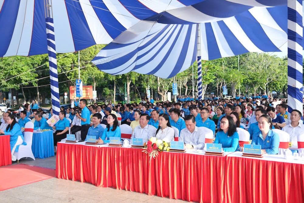 Khơi dậy tinh thần đổi mới, sáng tạo trong công nhân, người lao động Khơi dậy tinh thần đổi mới, sáng tạo trong công nhân, người lao động