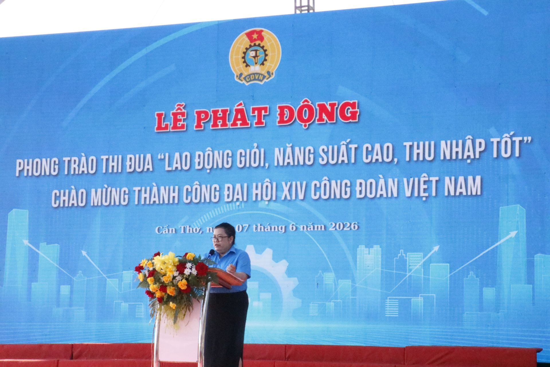 Khơi dậy tinh thần đổi mới, sáng tạo trong công nhân, người lao động Khơi dậy tinh thần đổi mới, sáng tạo trong công nhân, người lao động